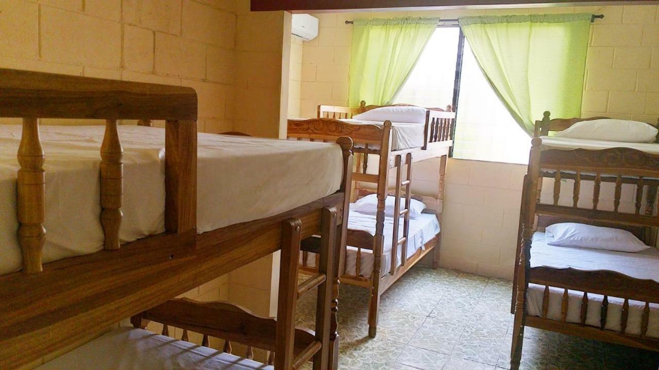 Hostal Dona Marta San Salvador Esterno foto